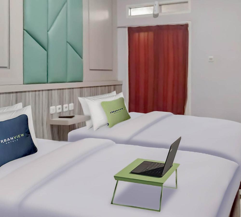 Urbanview Hotel Bagoes Sintang By Reddoorz Kültér fotó